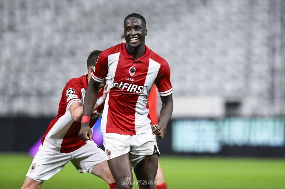 了一个耐人 了一个耐人